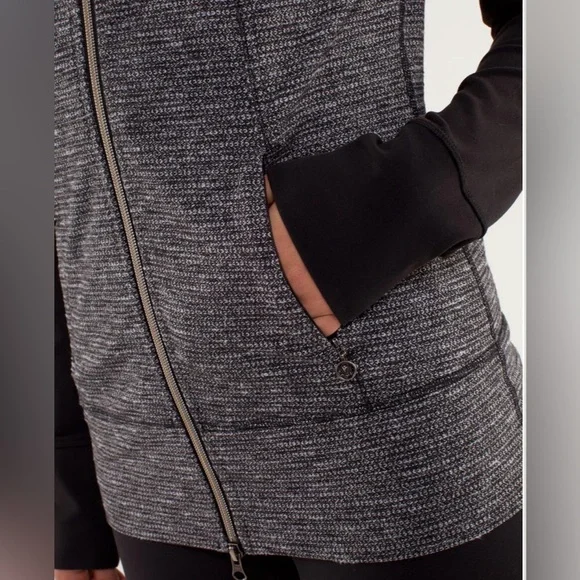 lululemon athletica Daily Yoga Jacket size 8 - Picture 5 of 9